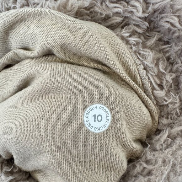 Lululemon Fur Pullover - Picture 6 of 6